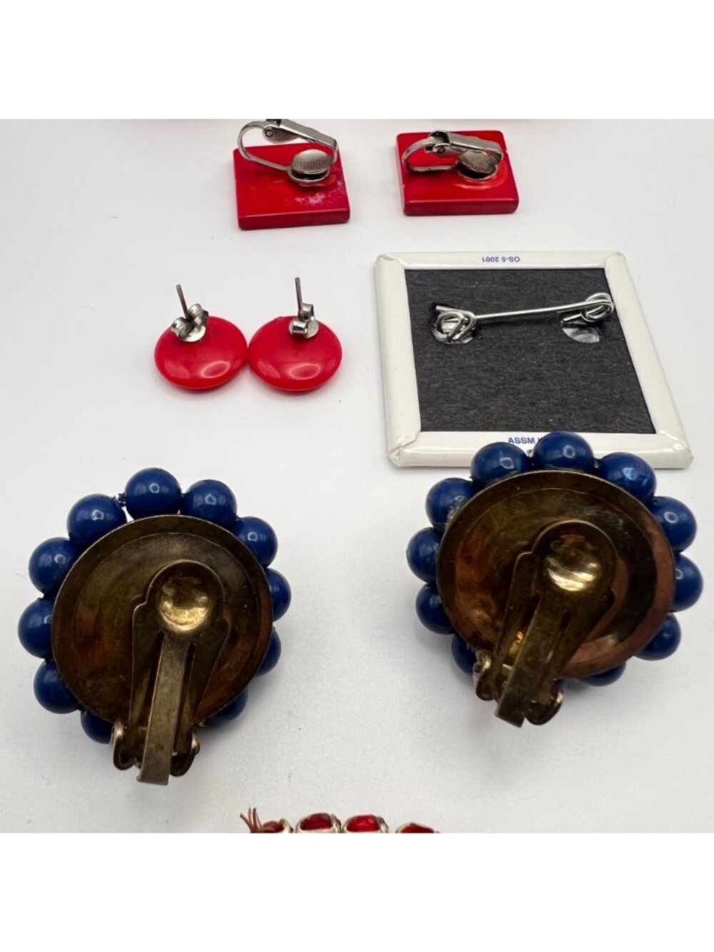 Vintage Patriotic Red White & Blue Jewelry Lot Necklaces Earrings Bracelets Pin - Picture 8 of 11